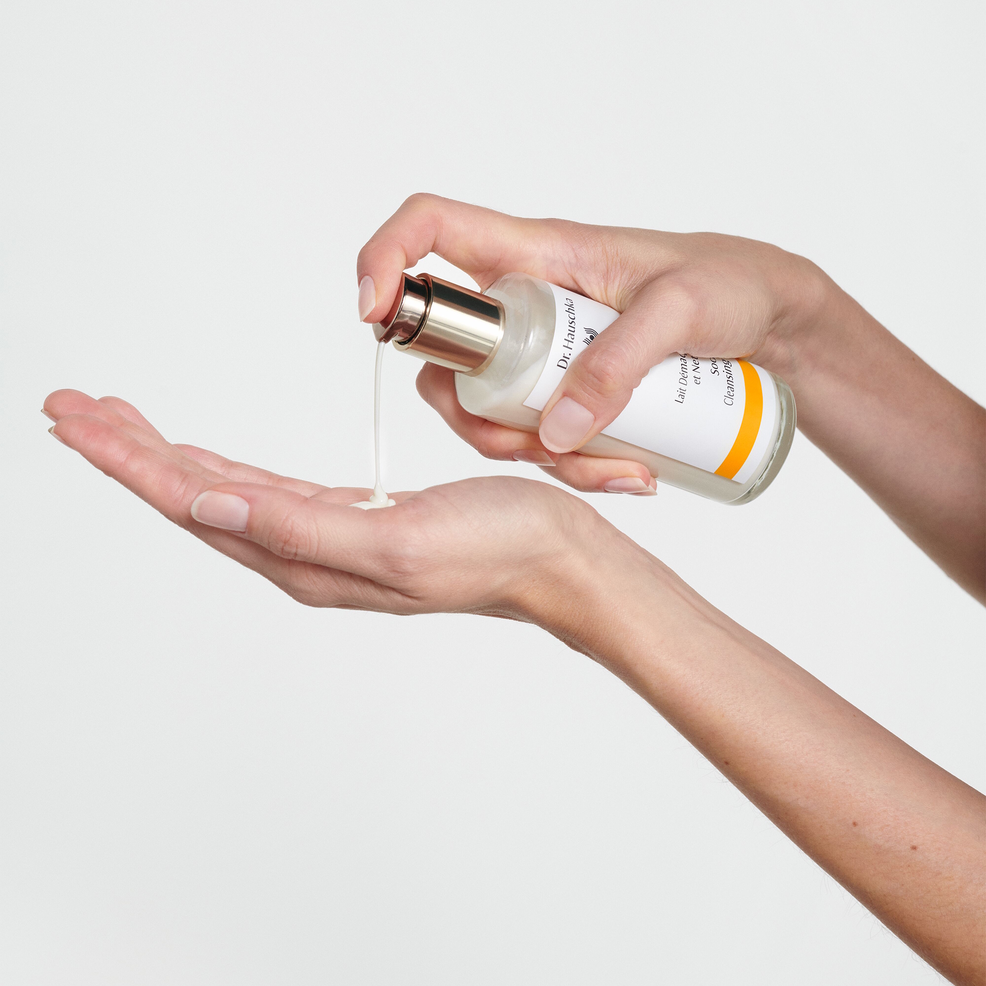 Dr. Hauschka Soothing Cleansing Milk