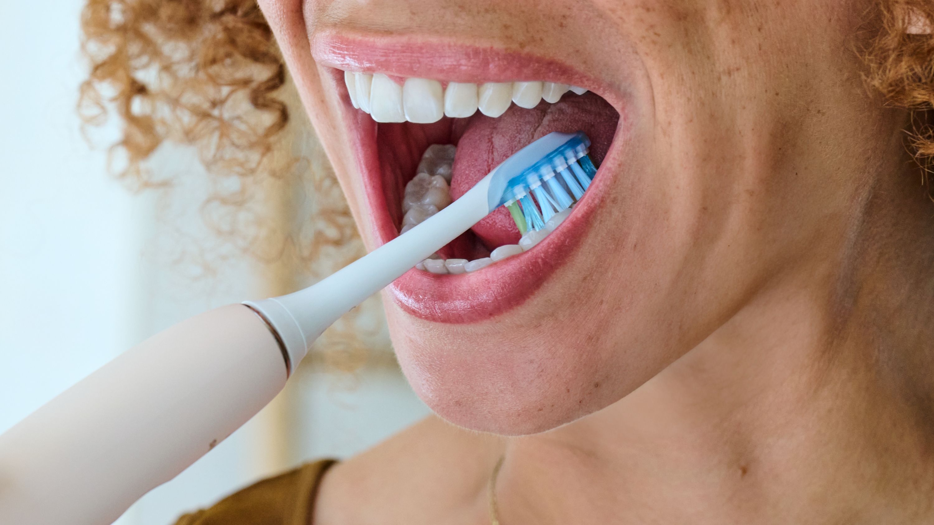 Philips Sonicare Premium Plaque Defence Pakke med 4 børstehoveder, hvid