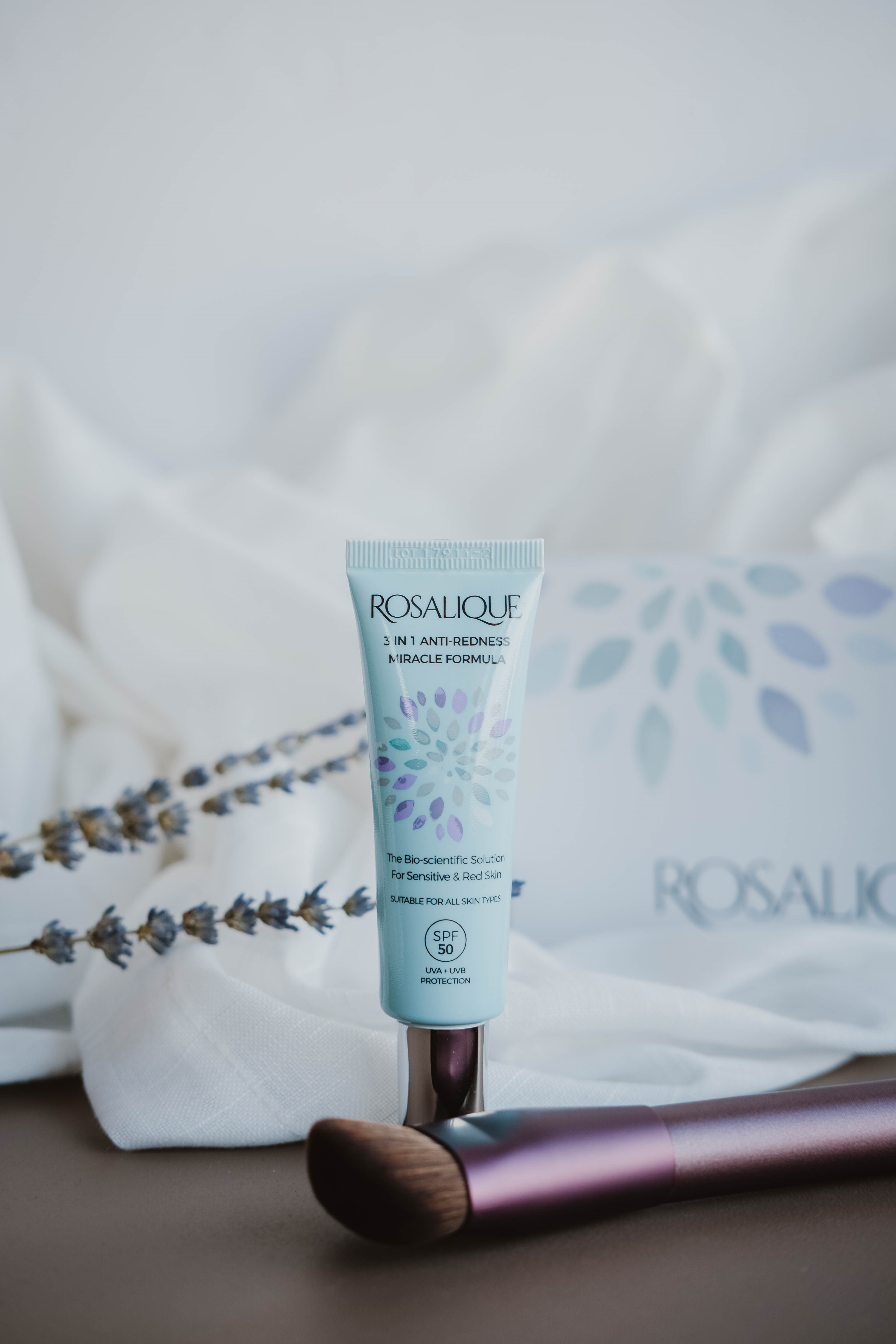 Rosalique 3-i-1 Anti-Redness Miracle Formula