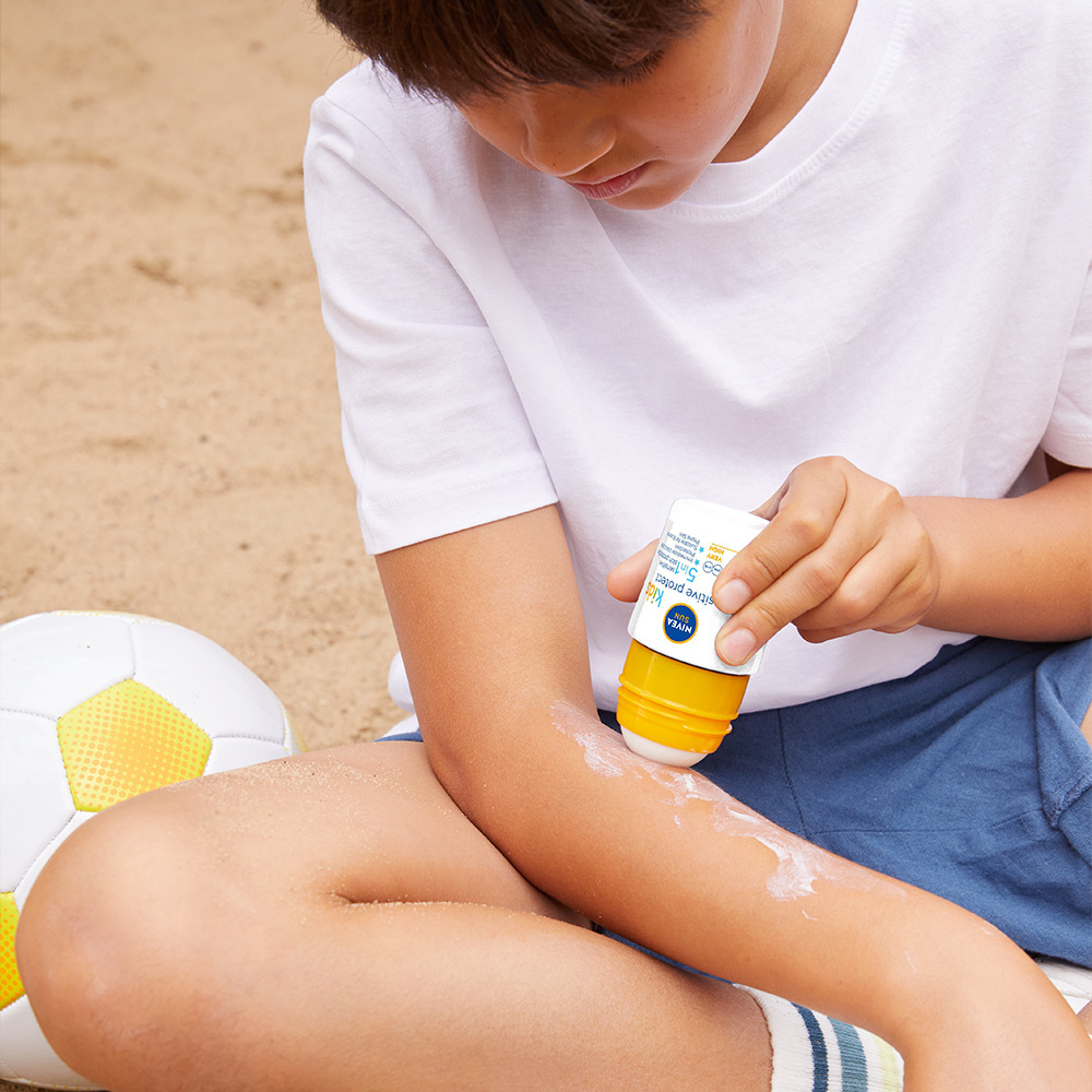 NIVEA Kids Sensitive Sun Roll On SPF 50+