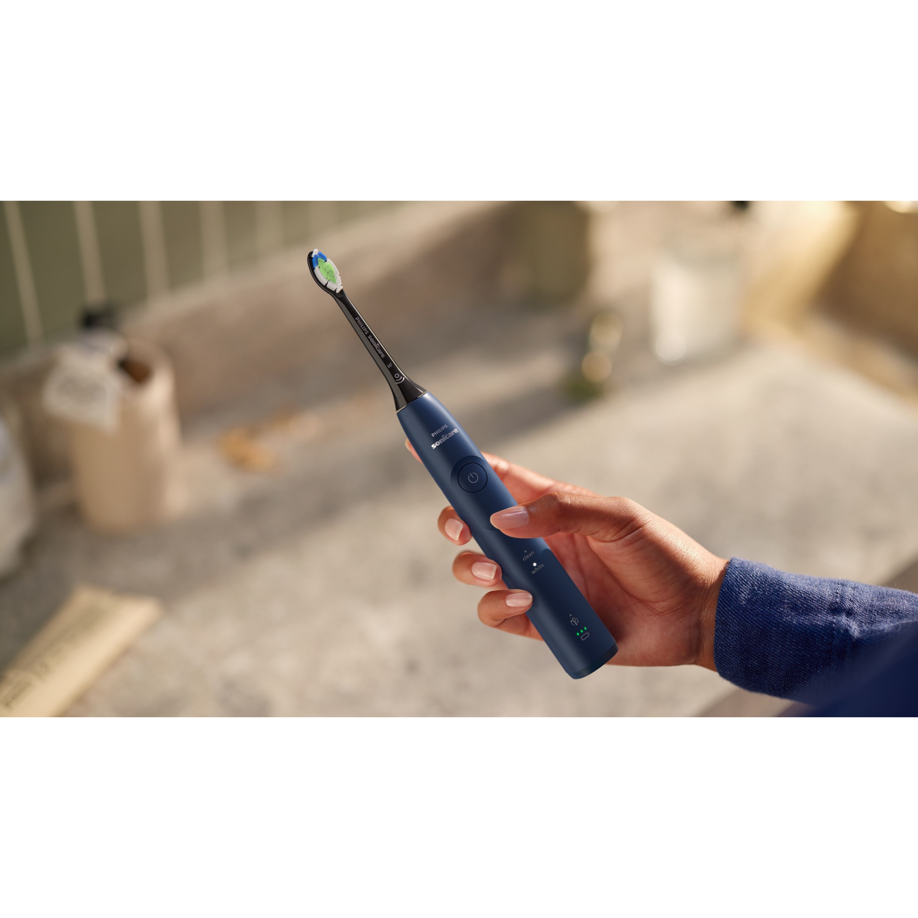 Philips Sonicare 5500 Series Genopladelig Sonisk Tandbørste Hvid & Marineblå