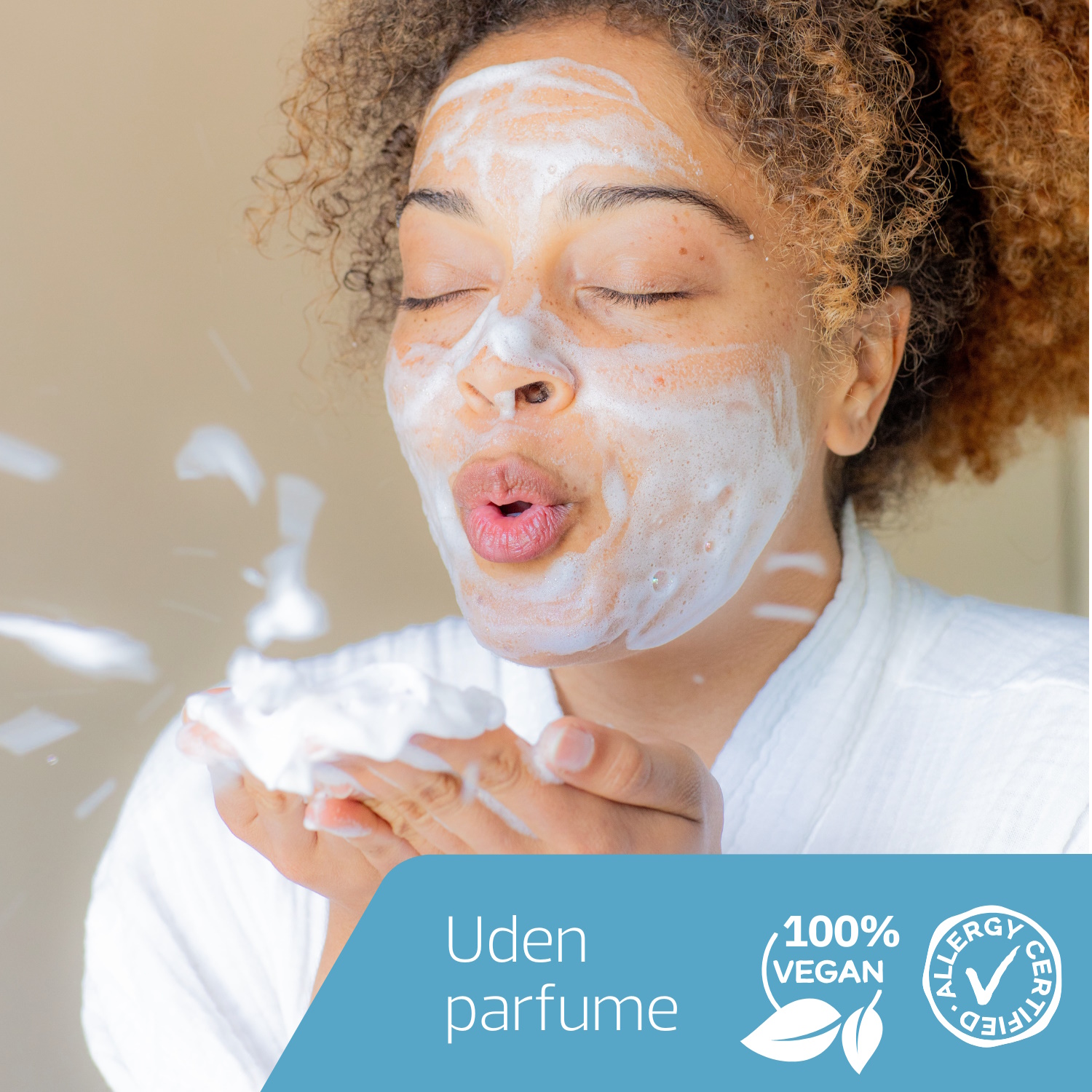 Decubal Hydrating Face Cleansing Foam